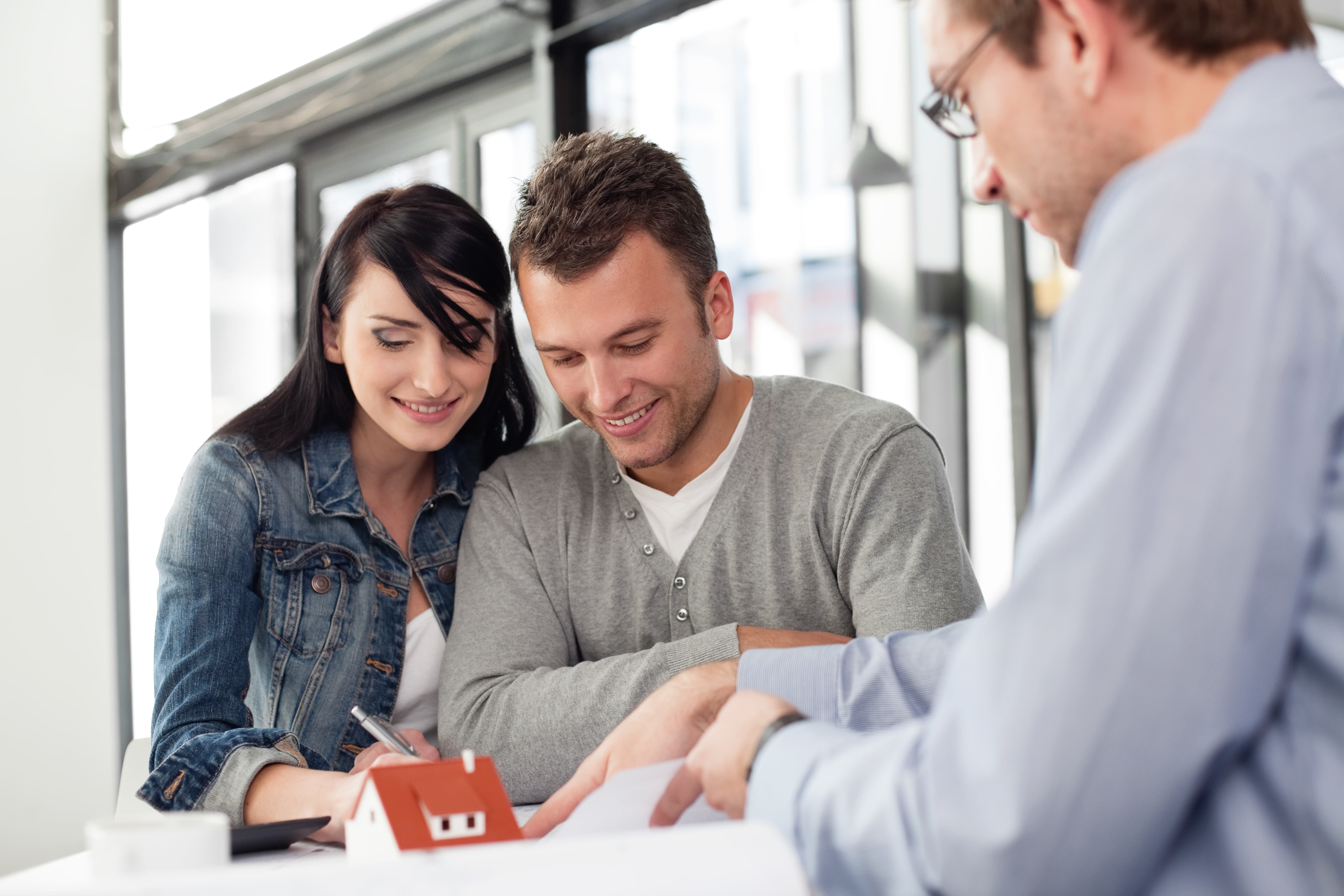 Faire coïncider vente et achat immobilier : la vente en cascade