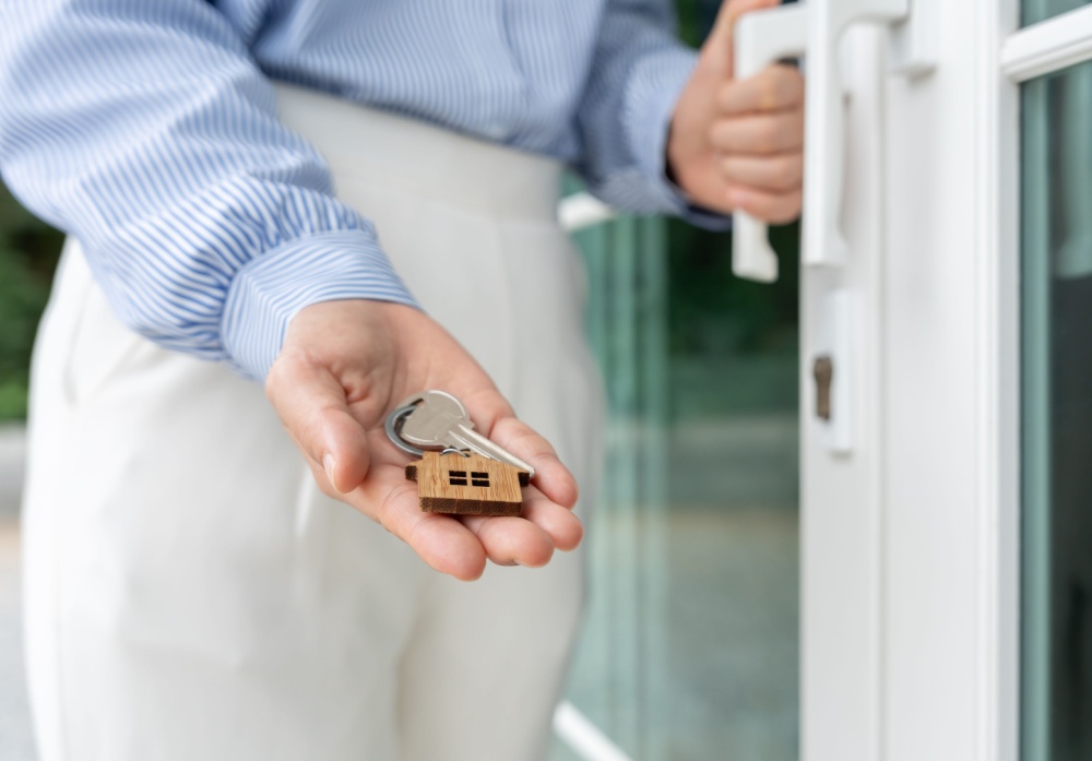 Peut-on conserver son crédit immobilier après une vente ou faut-il rembourser le prêt par anticipation ?