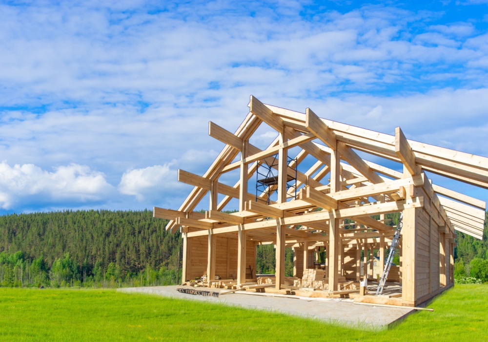 Faire construire une maison en bois : ce qu’il faut savoir avant de vous lancer